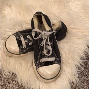 Unisex black and white Converse